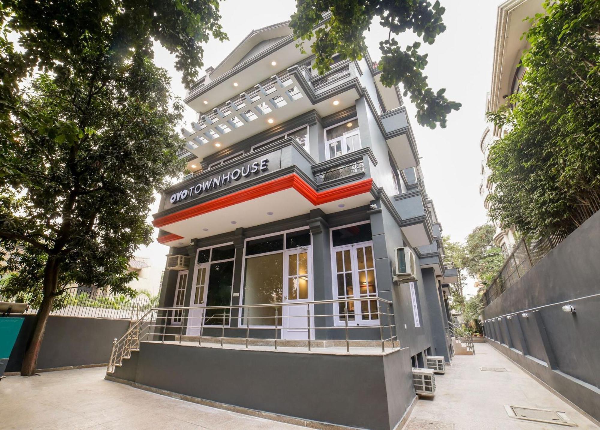 Townhouse 330 Dlf Phase-2 Near Leisure Valley Park Gurgaon Exterior photo