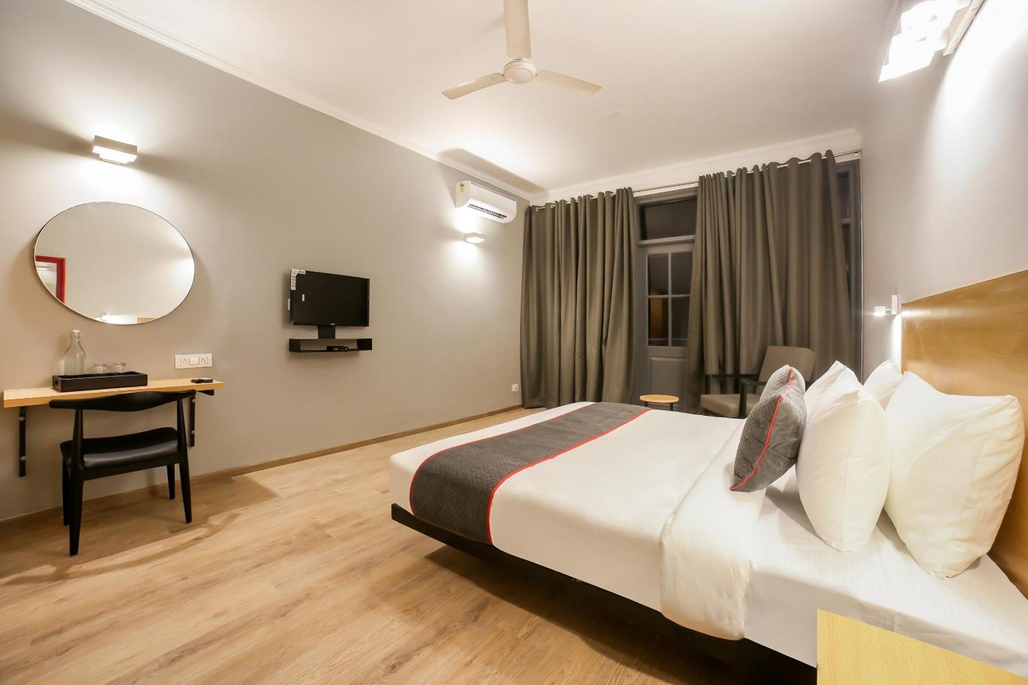 Townhouse 330 Dlf Phase-2 Near Leisure Valley Park Gurgaon Exterior photo